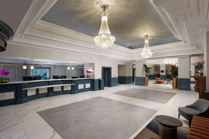 DoubleTree by Hilton Brighton Metropole - Lobi