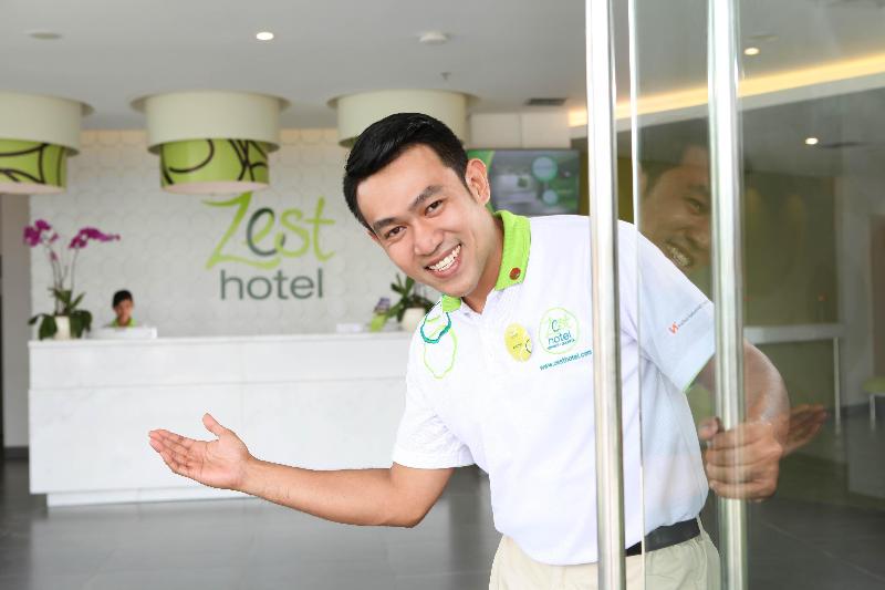 Zest Hotel Airport Jakarta - Lobi