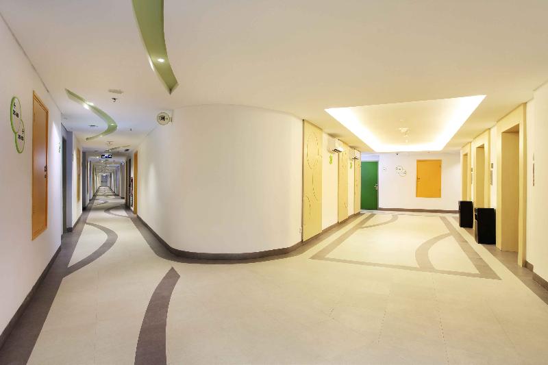 Zest Hotel Airport Jakarta - Oda