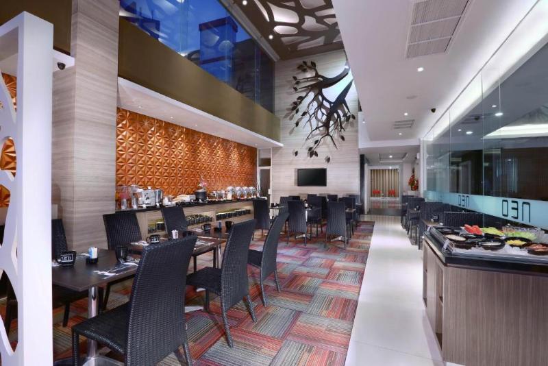 Hotel Neo Gubeng by ASTON - Restoran