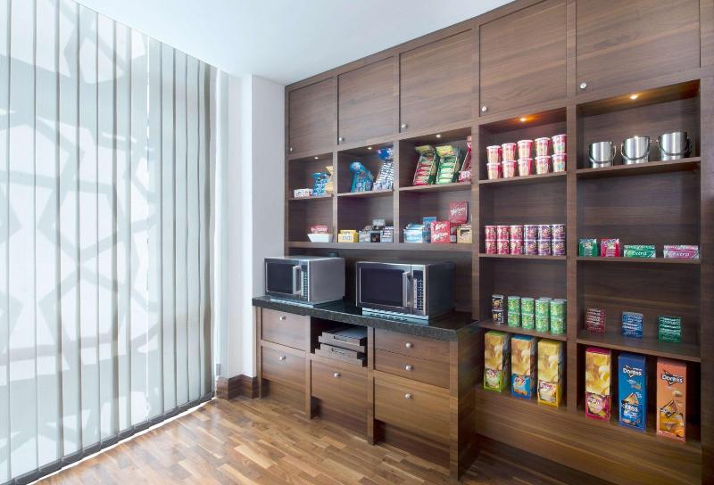 Hilton Garden Inn Dubai Deira - Bar