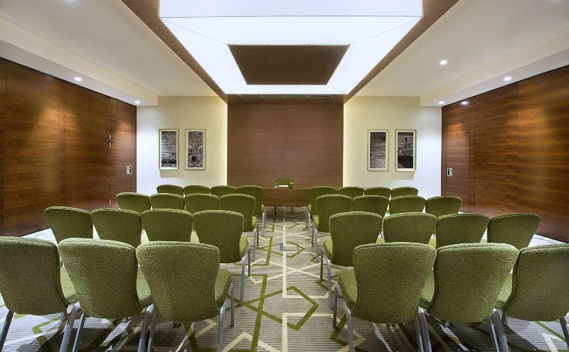 Hilton Garden Inn Dubai Deira - Toplantı
