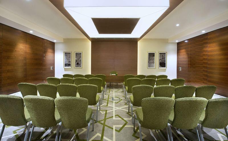 Hilton Garden Inn Dubai Deira - Toplantı