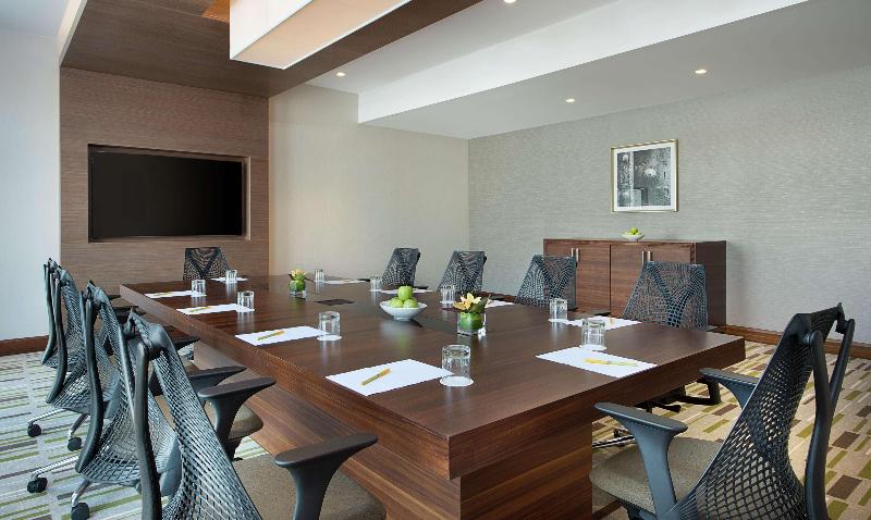 Hilton Garden Inn Dubai Deira - Toplantı