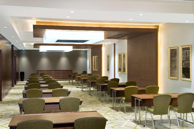 Hilton Garden Inn Dubai Deira - Genel