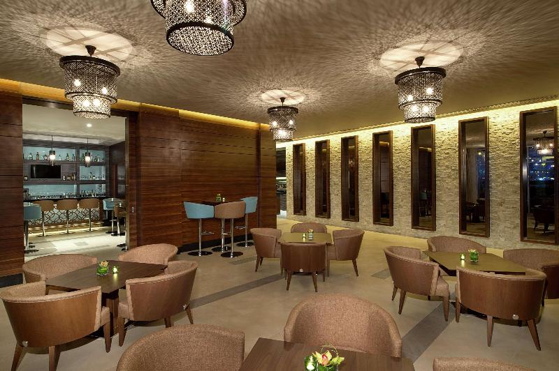 Hilton Garden Inn Dubai Jumeirah - Bar