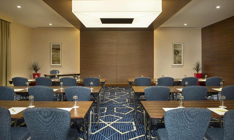 Hilton Garden Inn Dubai Jumeirah - Toplantı