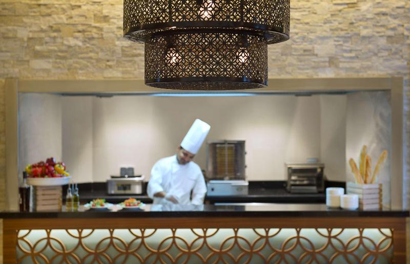 Hilton Garden Inn Dubai Jumeirah - Restoran