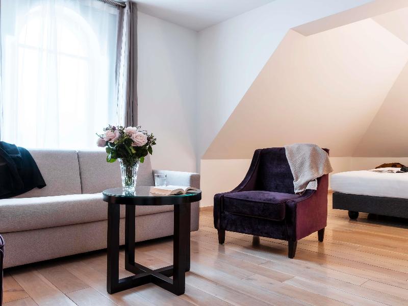 Hotel Castel Maintenon - Handwritten Collection - Oda
