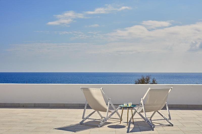 Aqua Blue Beach Hotel - Oda