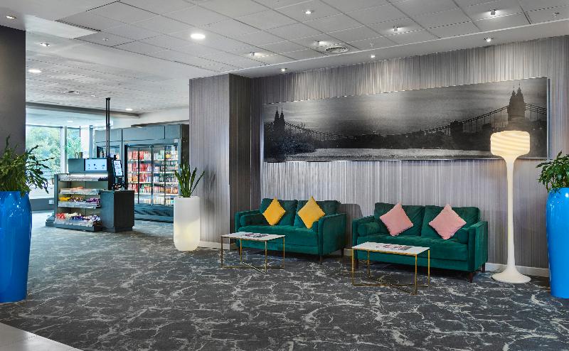 Novotel London West - Lobi