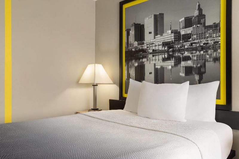 Super 8 by Wyndham Meadowlands - Oda