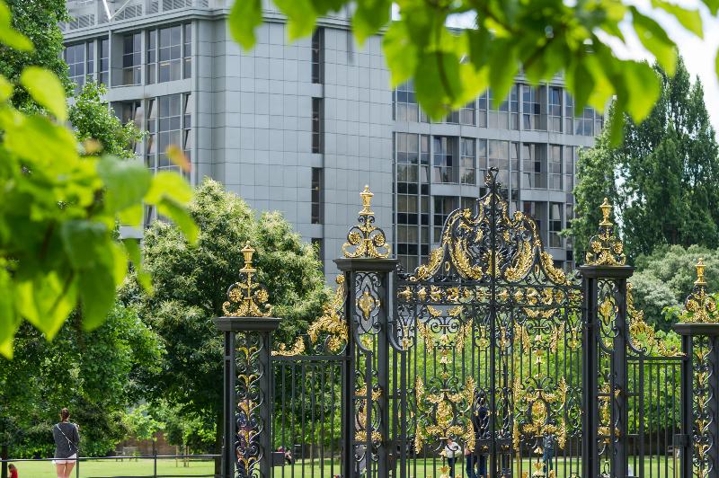 Royal Garden - Genel