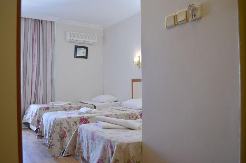 Grand Milano Hotel - Oda