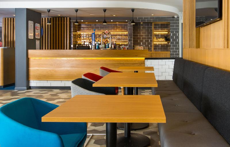 Holiday Inn Express London Hammersmith - Bar