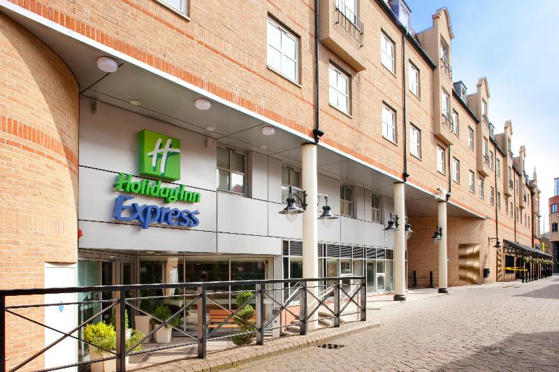 Holiday Inn Express London Hammersmith - Genel
