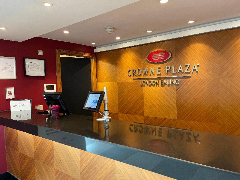 Crowne Plaza London Ealing - Lobi