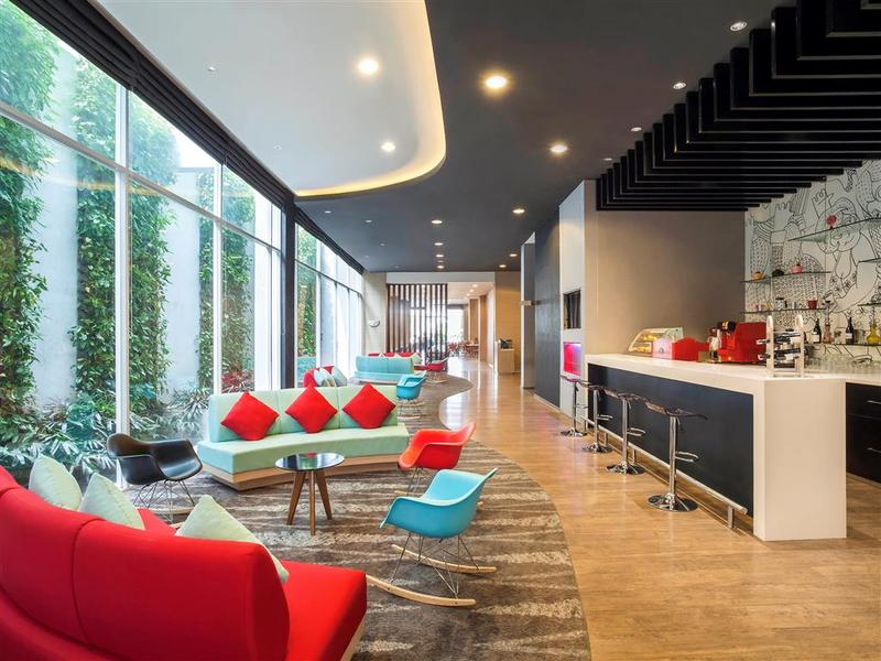 Ibis Jakarta Harmoni - Bar