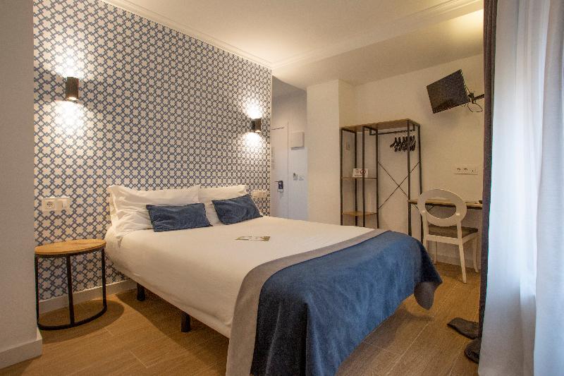 Savoy Hostal - Oda