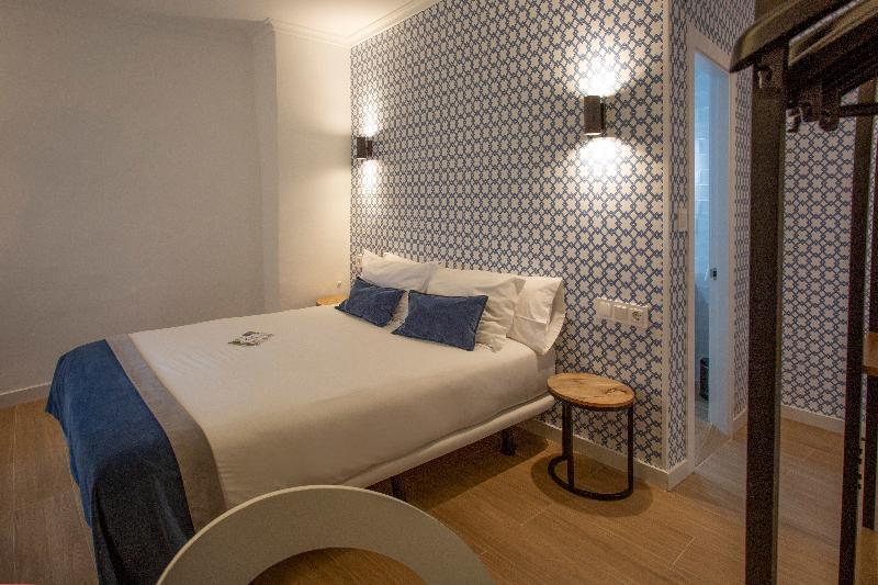 Savoy Hostal - Oda
