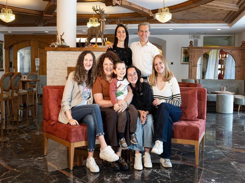 Family Hotel La Perla - Genel