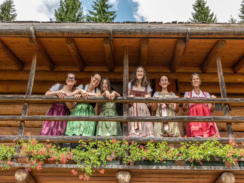 Family Hotel La Perla - Genel