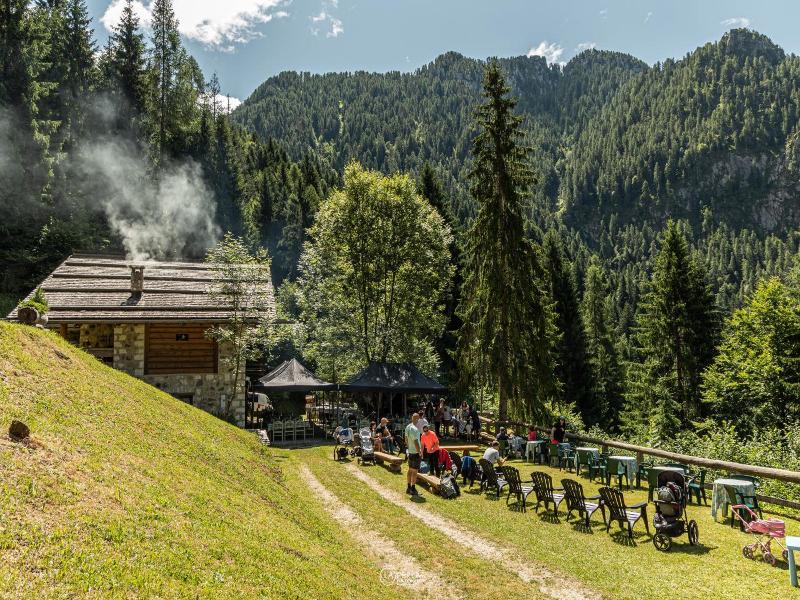 Family Hotel La Perla - Genel