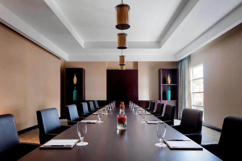 Sheraton Sharjah Beach Resort & Spa - Toplantı