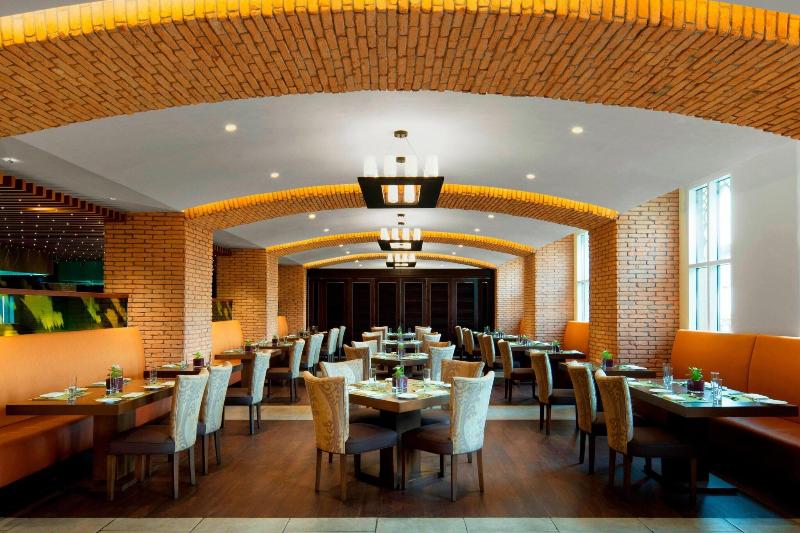 Sheraton Sharjah Beach Resort & Spa - Restoran
