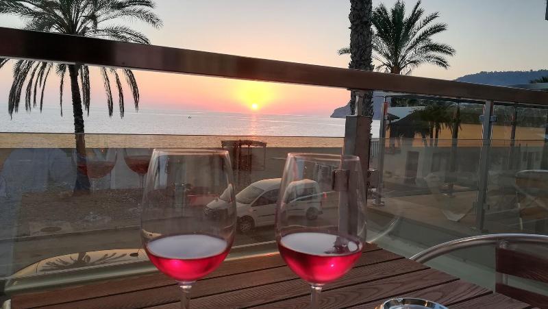 La Caleta Bay - Genel