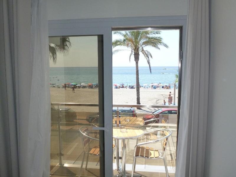 La Caleta Bay - Oda