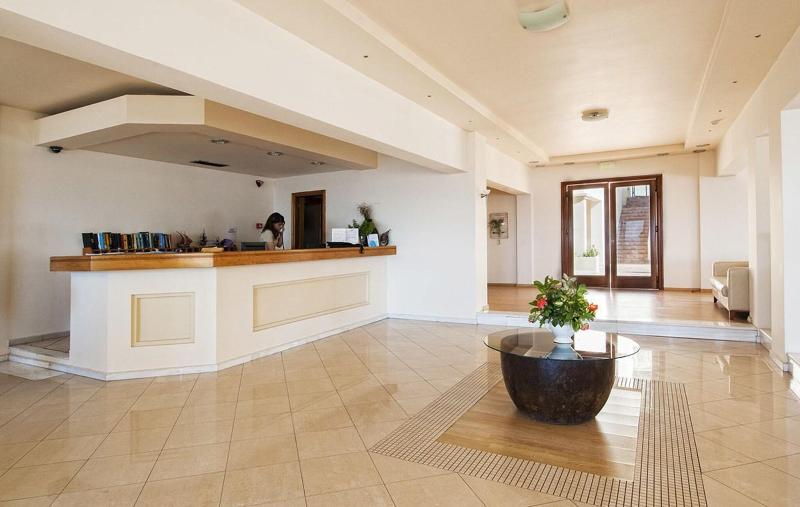 Alonissos Beach Bungalows & Suites Hotel - Lobi