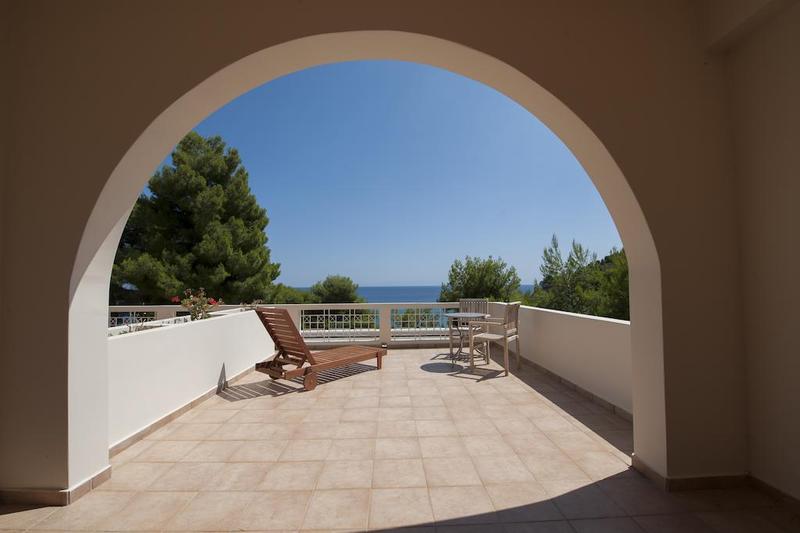 Alonissos Beach Bungalows & Suites Hotel - Genel