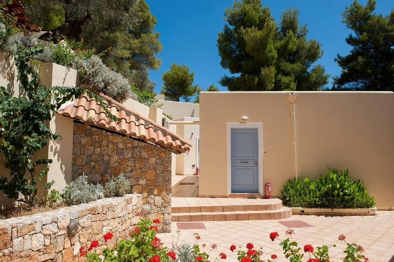 Alonissos Beach Bungalows & Suites Hotel - Genel
