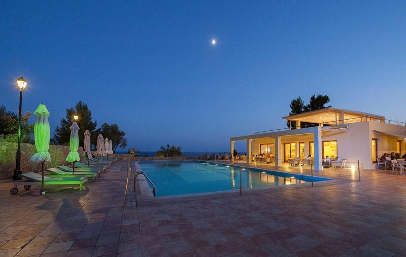Alonissos Beach Bungalows & Suites Hotel - Havuz