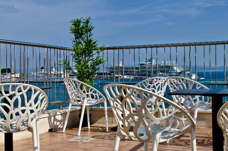 Galeria Valeria Downtown - Quaint & Elegant Hotels - Teras