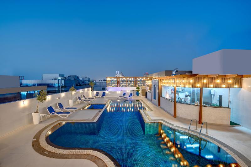Donatello Hotel Dubai - Havuz