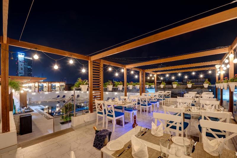 Donatello Hotel Dubai - Havuz