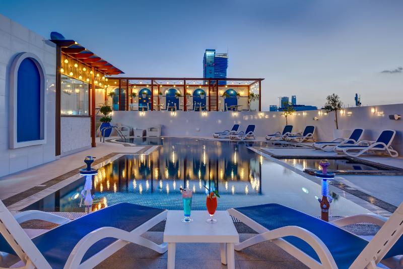 Donatello Hotel Dubai - Havuz