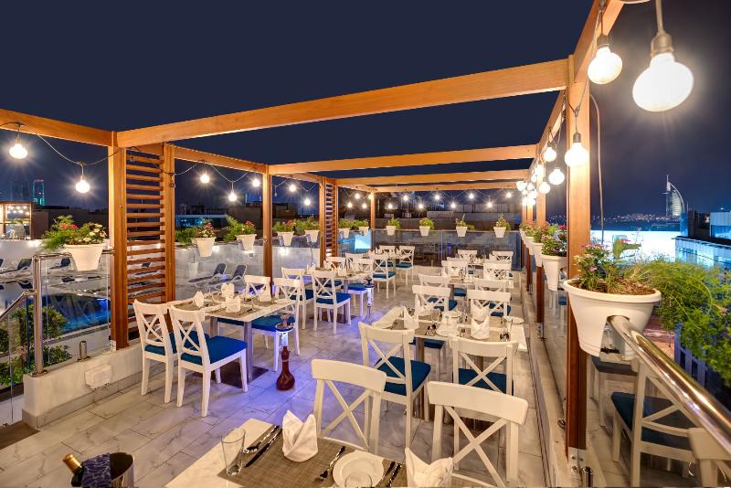 Donatello Hotel Dubai - Havuz