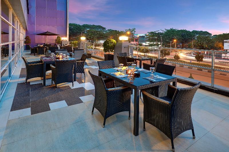 Neo Palma Palangkaraya - Bar