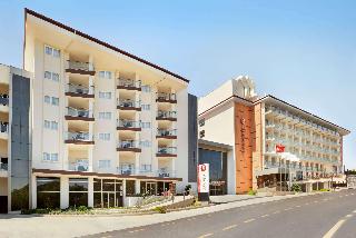Ramada Hotel & Suites By Wyndham Kusadasi otel fotoğrafı