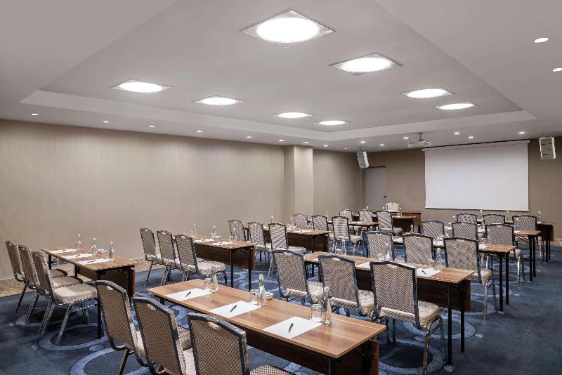 Doubletree By Hilton Istanbul Gayrettepe - Toplantı
