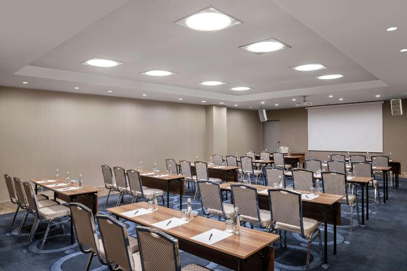 Doubletree By Hilton Istanbul Gayrettepe - Toplantı