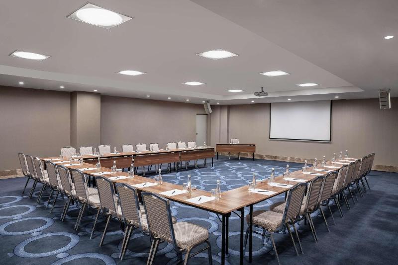 Doubletree By Hilton Istanbul Gayrettepe - Toplantı