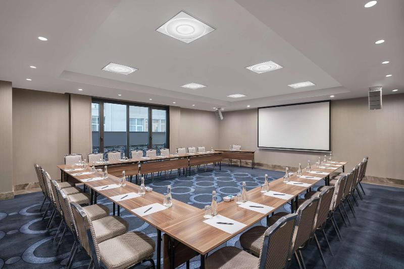Doubletree By Hilton Istanbul Gayrettepe - Toplantı