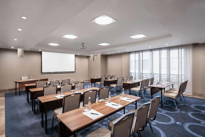 Doubletree By Hilton Istanbul Gayrettepe - Toplantı