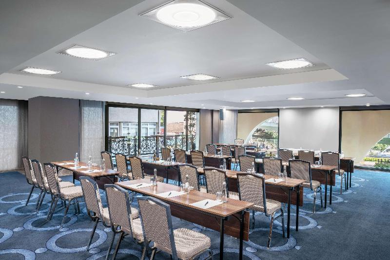 Doubletree By Hilton Istanbul Gayrettepe - Toplantı
