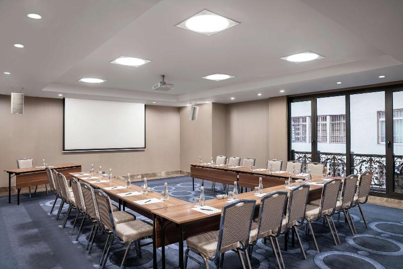 Doubletree By Hilton Istanbul Gayrettepe - Toplantı