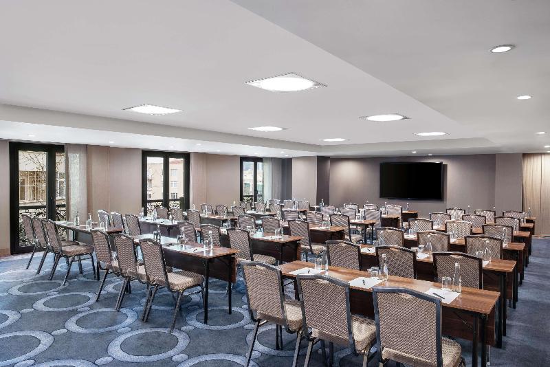 Doubletree By Hilton Istanbul Gayrettepe - Toplantı